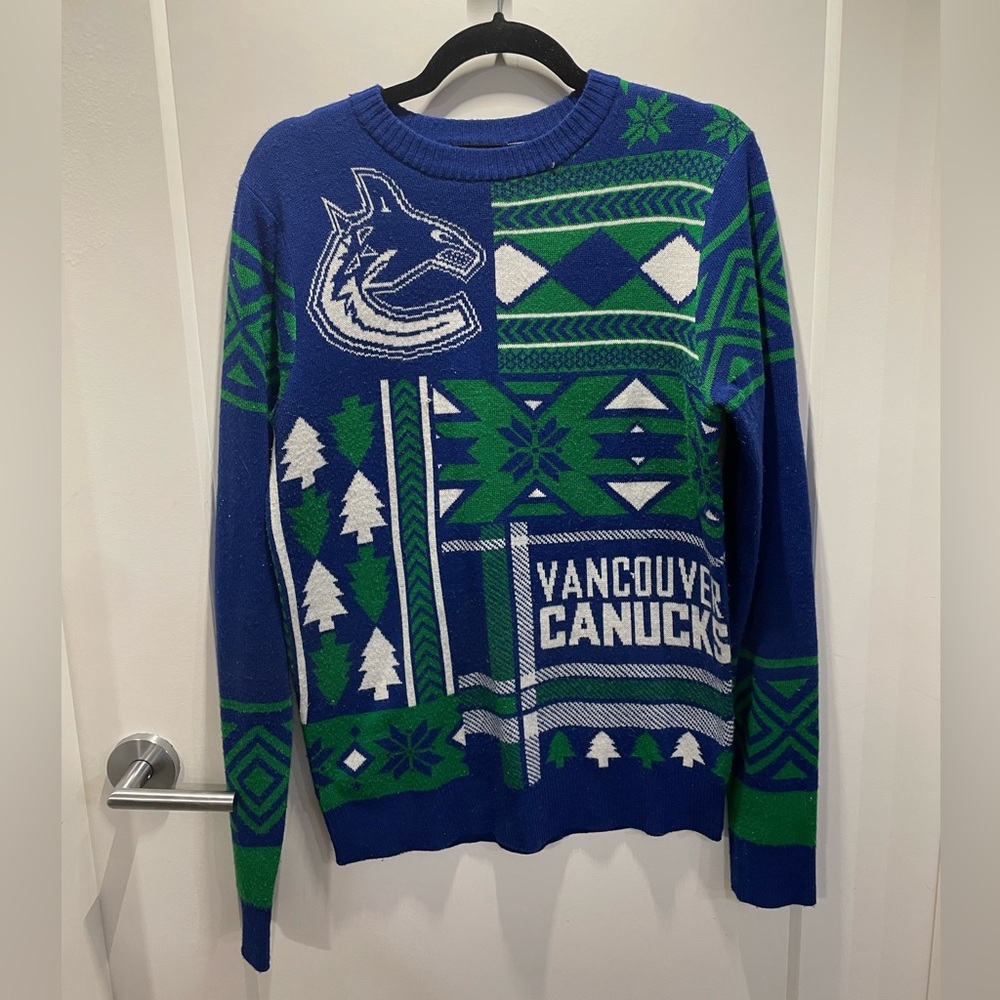 Vancouver Canucks NHL Ugly Christmas Knit Sweater Size Small Pullover Hockey